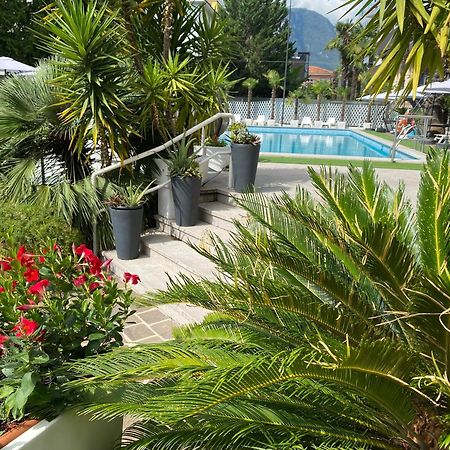 Hotel La Perla ริวาเดลการ์ดา ภายนอก รูปภาพ