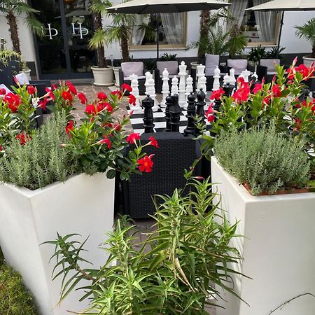 Hotel La Perla ริวาเดลการ์ดา ภายนอก รูปภาพ
