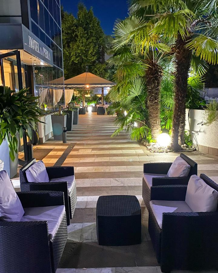 Hotel La Perla ริวาเดลการ์ดา ภายนอก รูปภาพ