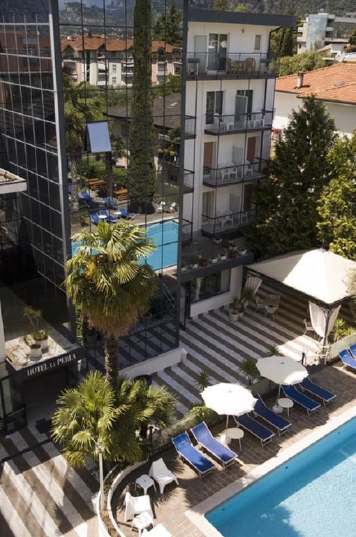 Hotel La Perla ริวาเดลการ์ดา ภายนอก รูปภาพ