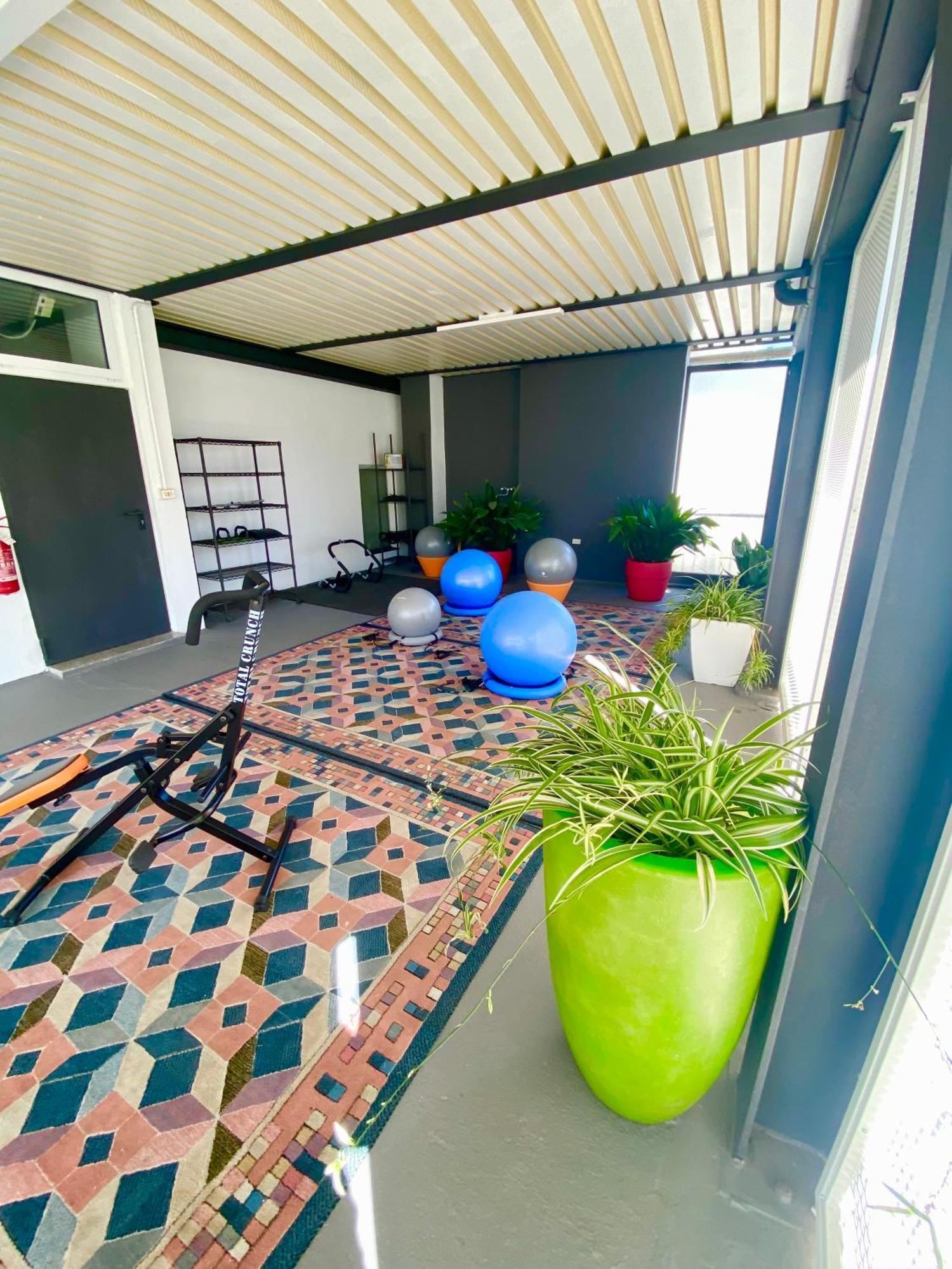 Hotel La Perla ริวาเดลการ์ดา ภายนอก รูปภาพ